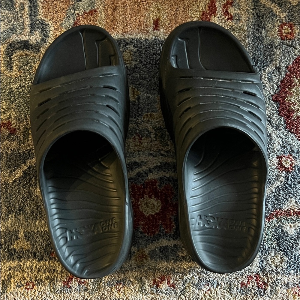 Hoka Dark Slide Sandals